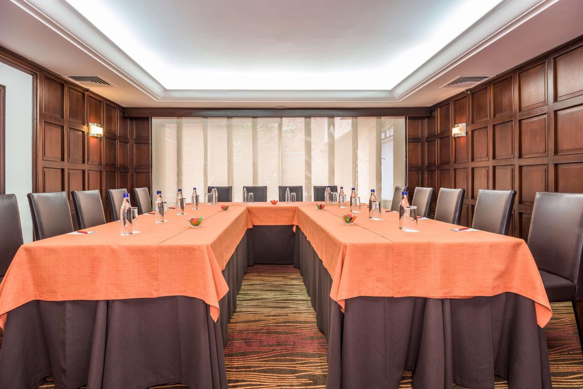فندق إن إتش كولكشن رويال أندينو بوغوتا المظهر الخارجي الصورة Meeting room
