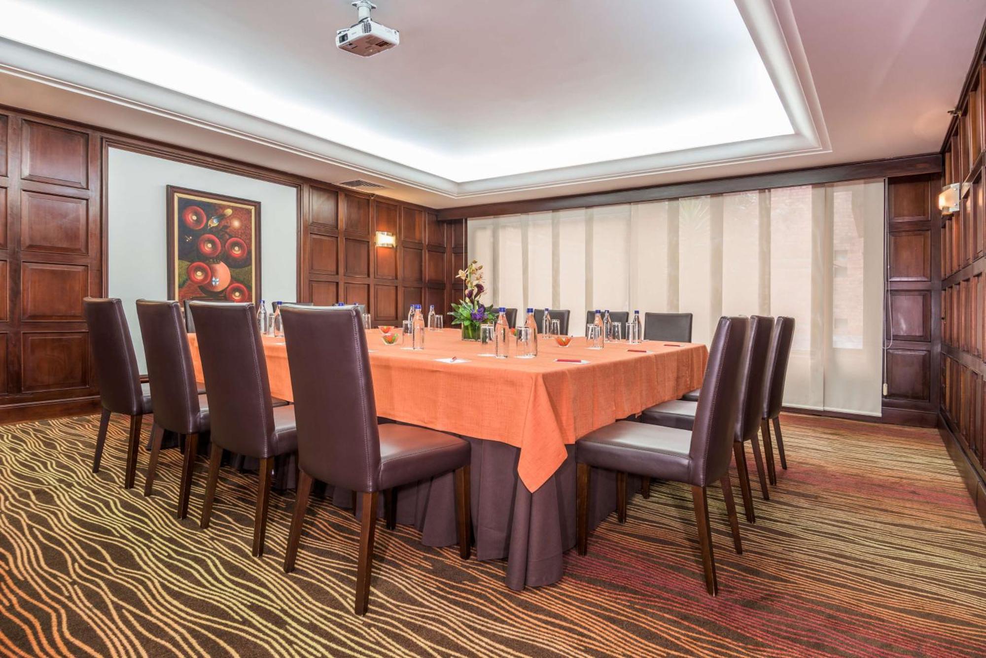فندق إن إتش كولكشن رويال أندينو بوغوتا المظهر الخارجي الصورة Meeting room