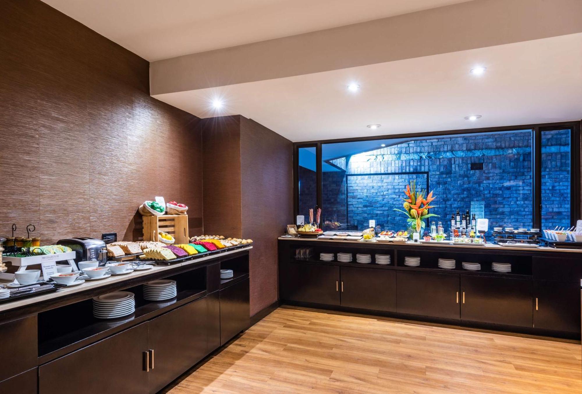 فندق إن إتش كولكشن رويال أندينو بوغوتا المظهر الخارجي الصورة The lounge at the airport