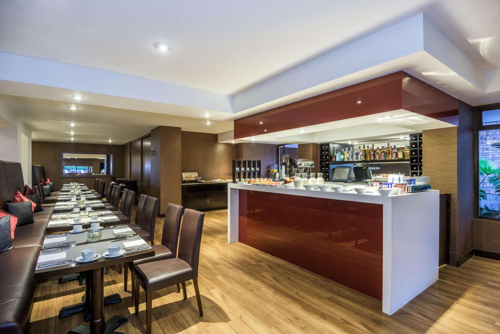 فندق إن إتش كولكشن رويال أندينو بوغوتا المظهر الخارجي الصورة The lounge at London Heathrow Airport
