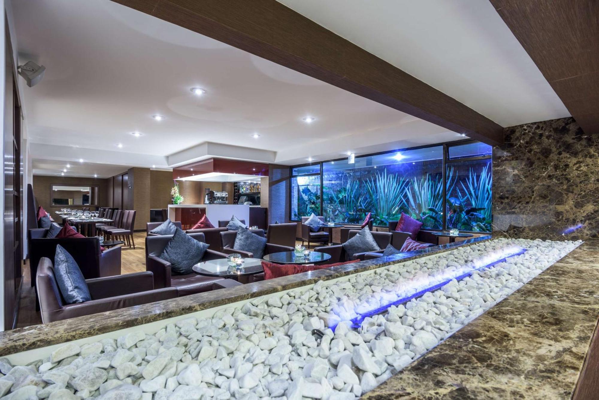 فندق إن إتش كولكشن رويال أندينو بوغوتا المظهر الخارجي الصورة The lobby of the hotel
