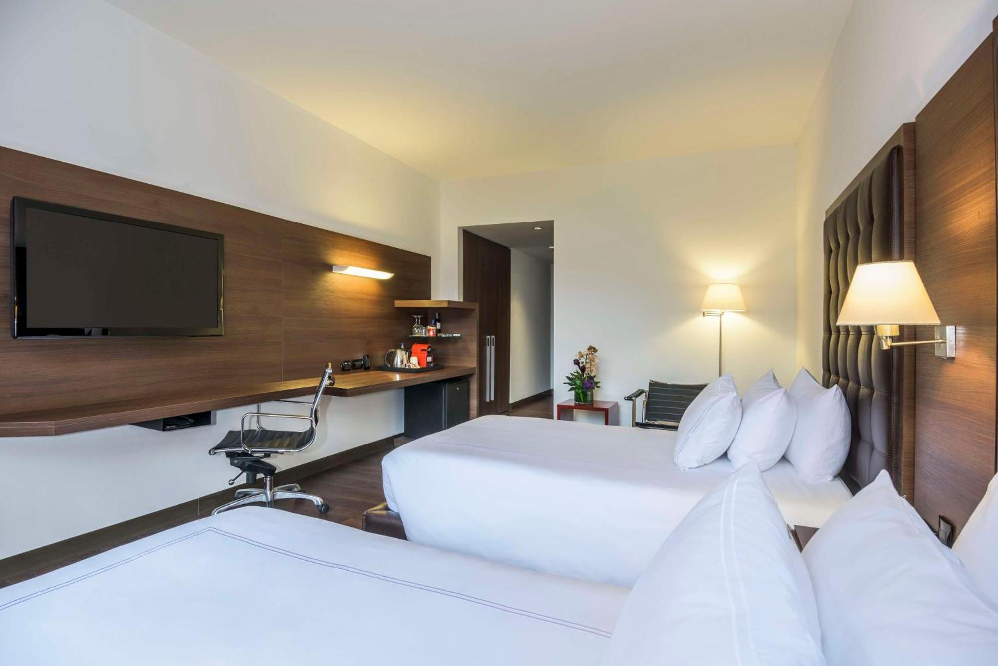 فندق إن إتش كولكشن رويال أندينو بوغوتا المظهر الخارجي الصورة A typical room at the hotel