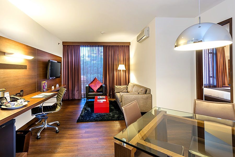 فندق إن إتش كولكشن رويال أندينو بوغوتا المظهر الخارجي الصورة A typical suite at the hotel